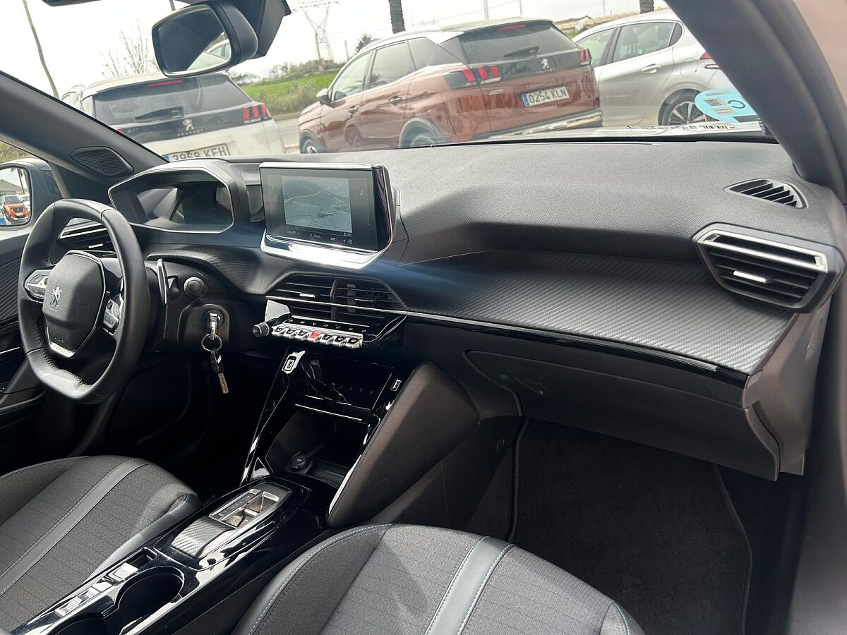 PEUGEOT 2008 ALLURE 1.2 E-THP AUTO SPANISH LHD IN SPAIN 28000 MILES SUPER 2022